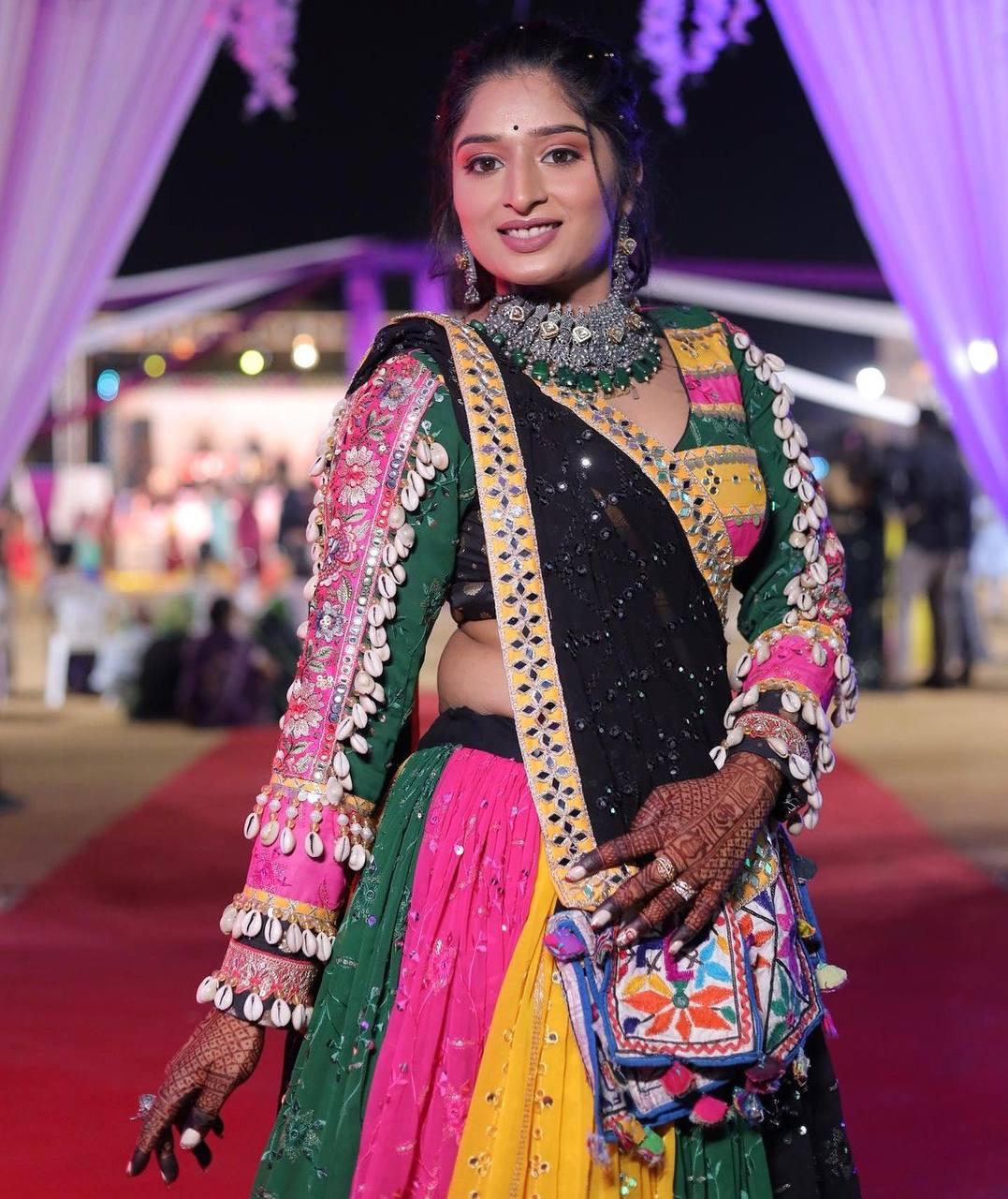 Rang-Reet Navratri Lehenga