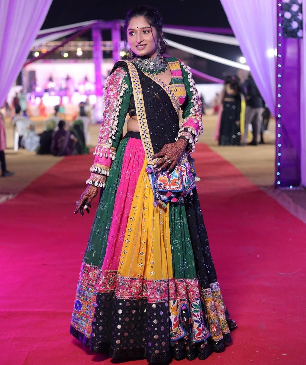 Rang-Reet Navratri Lehenga