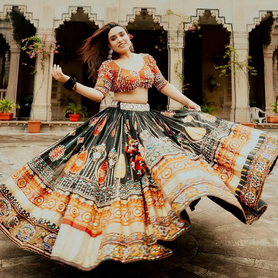 Jhilmil Jashn Navratri Lehenga Choli