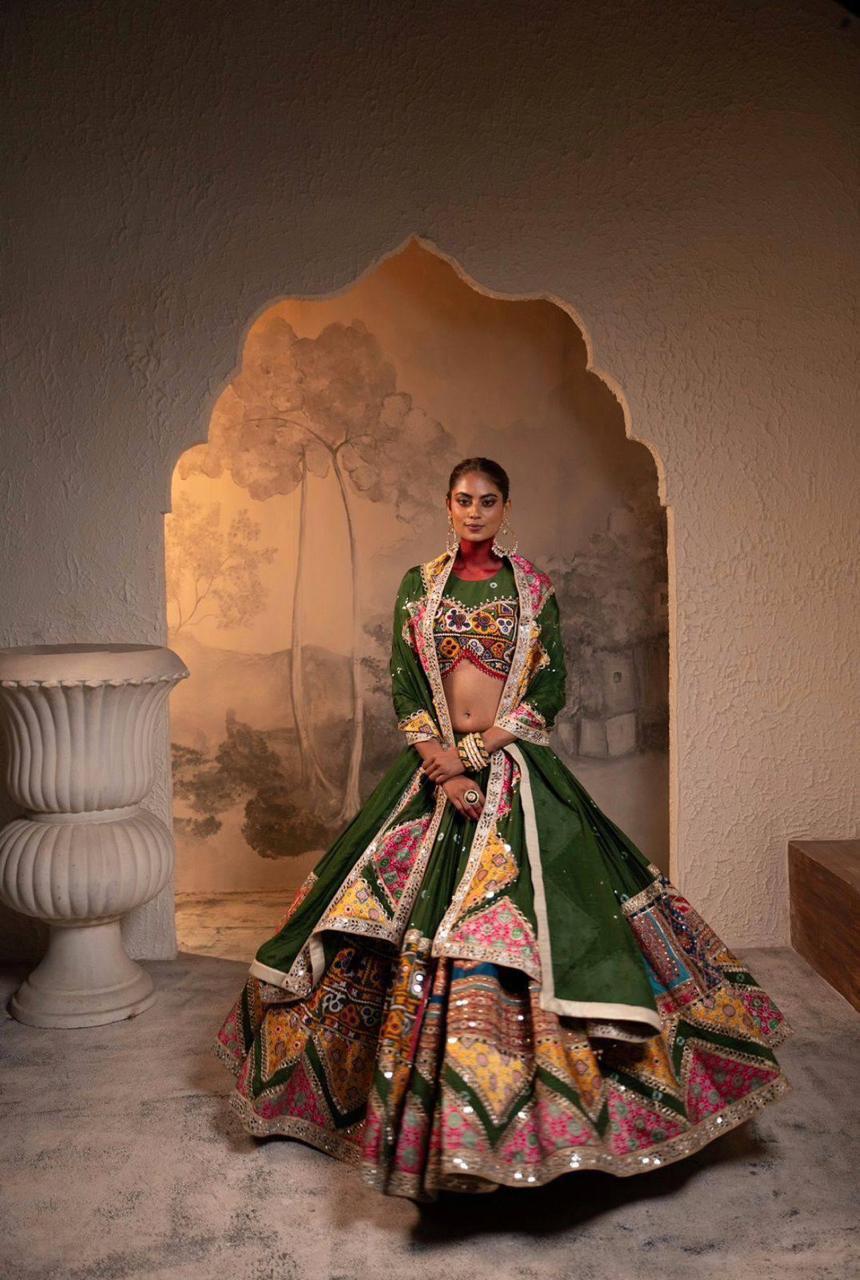 Darpan Diva Navratri Lehenga Choli