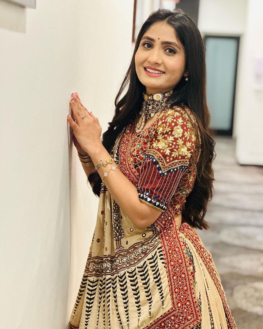 Noor Naveli Navrati Lehenga Choli