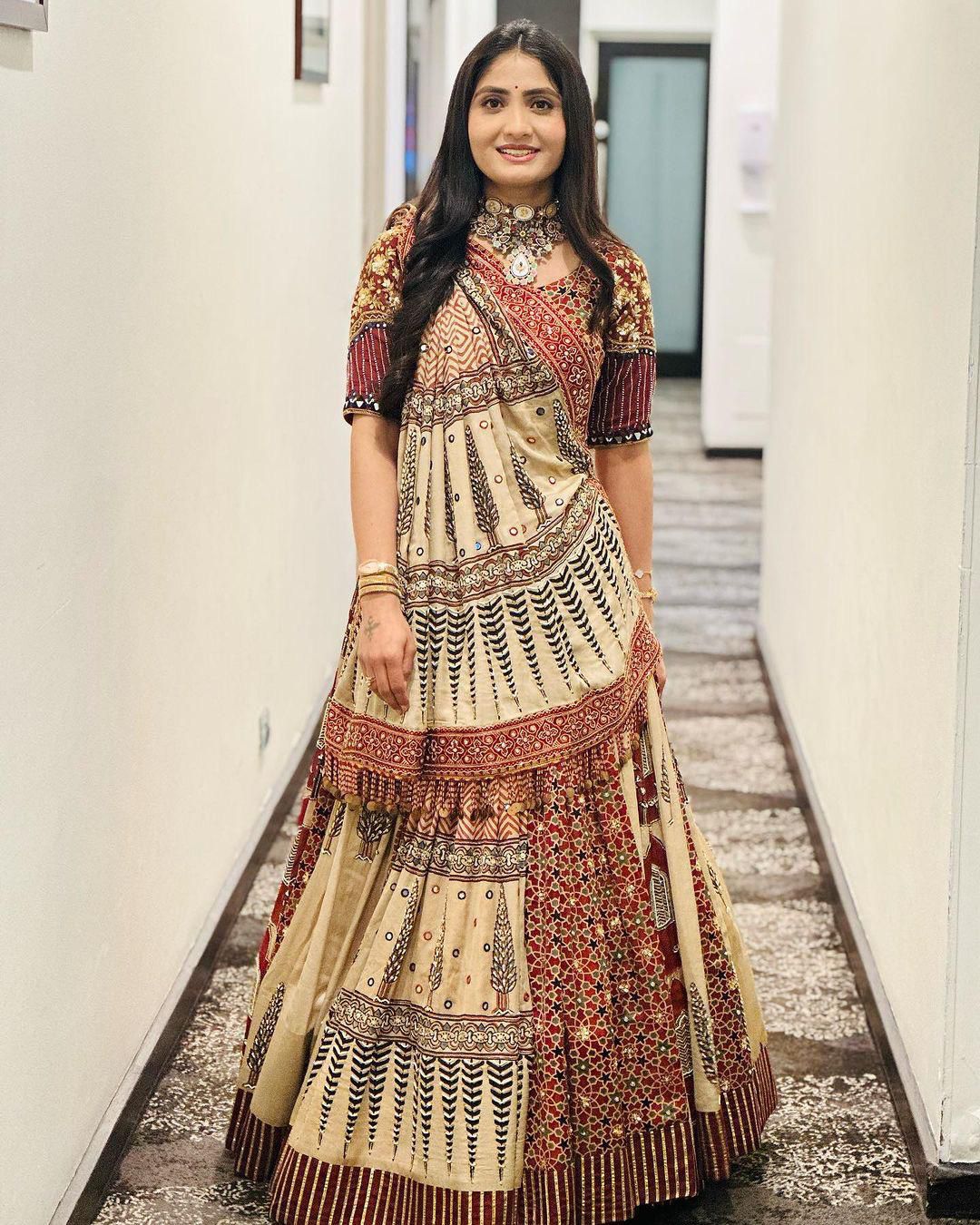 Noor Naveli Navrati Lehenga Choli