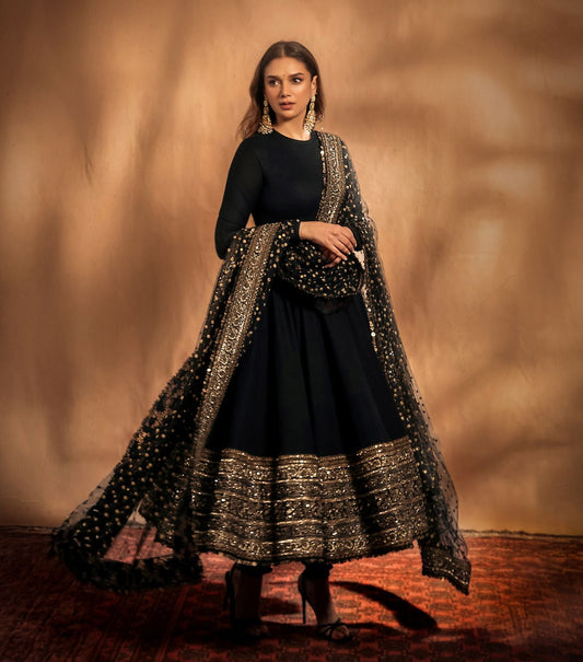 Zohra Black Royal Set
