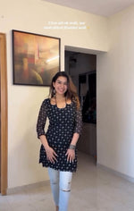 Nazakat Noir Kurti