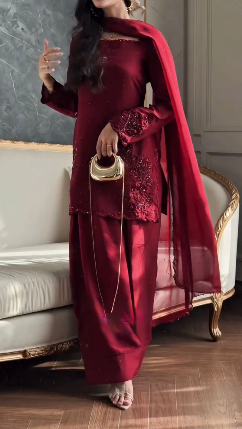 Luxe Rouge Majesty Suit