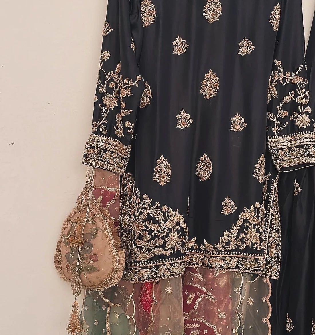 Naaz-E-Siyah Sharara Set
