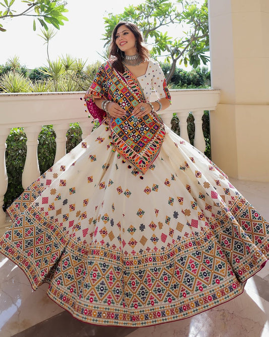 Sanedo Sringar Navratri Lehenga