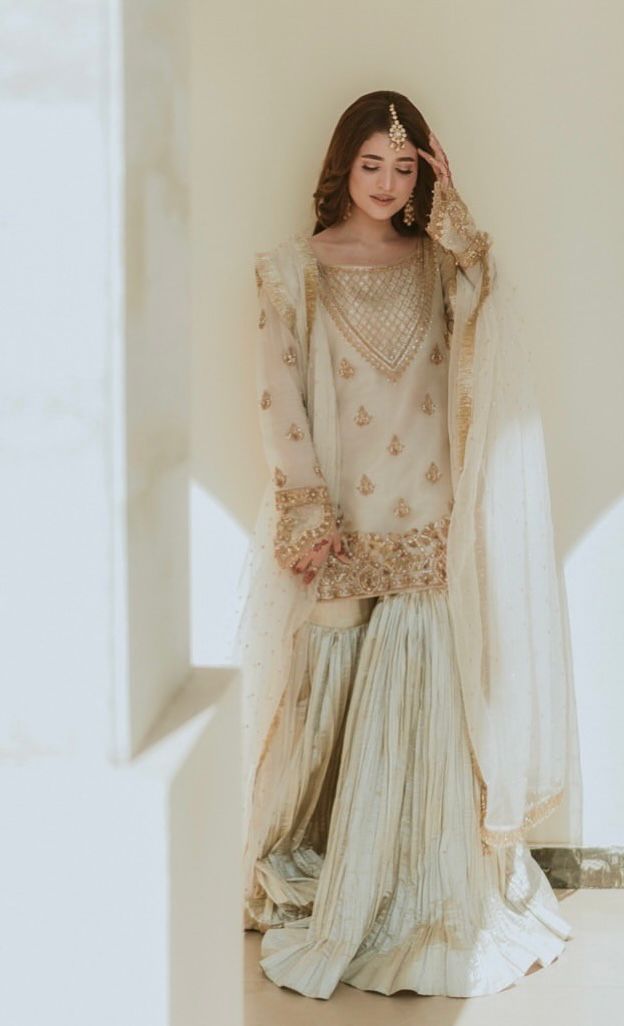 Gulnaar Nazakat Sharara Set