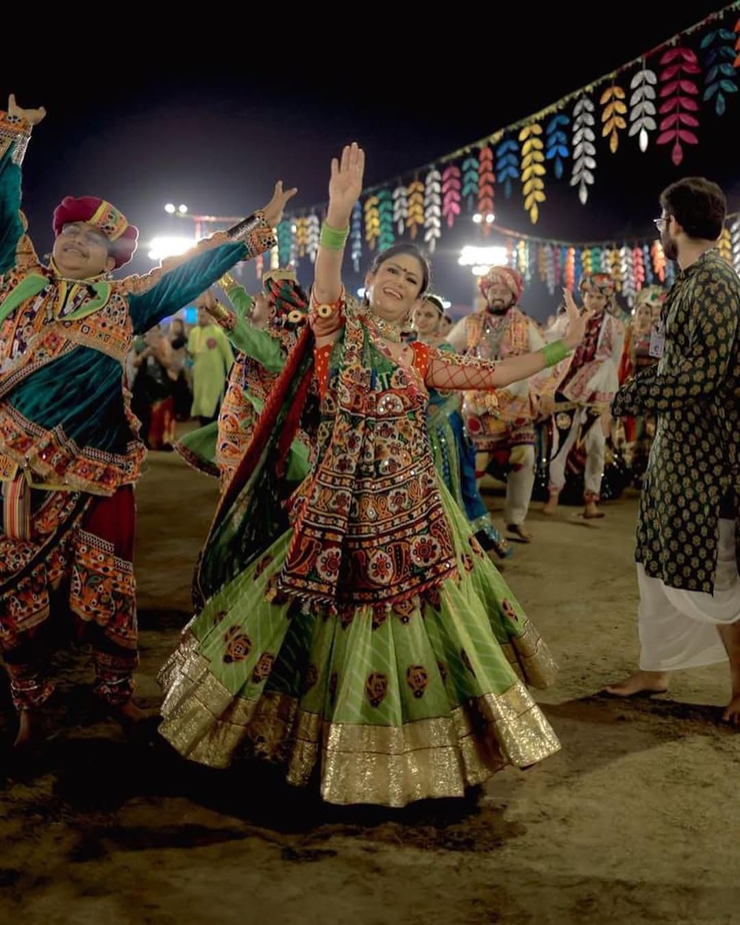 Stunning Shringar Navratri Lehenga Choli