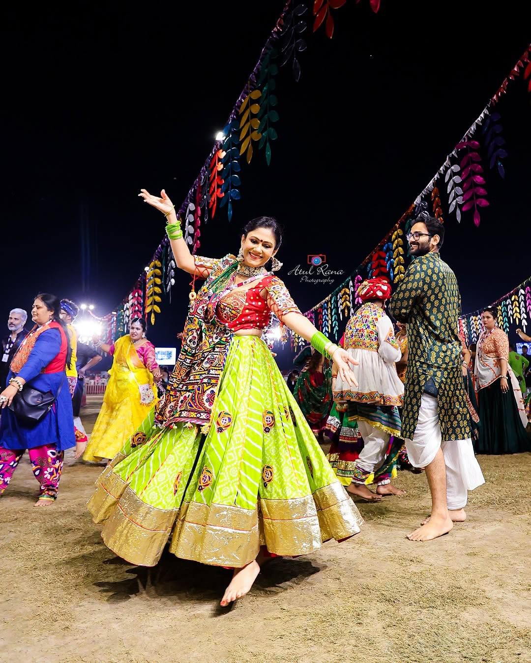 Stunning Shringar Navratri Lehenga Choli
