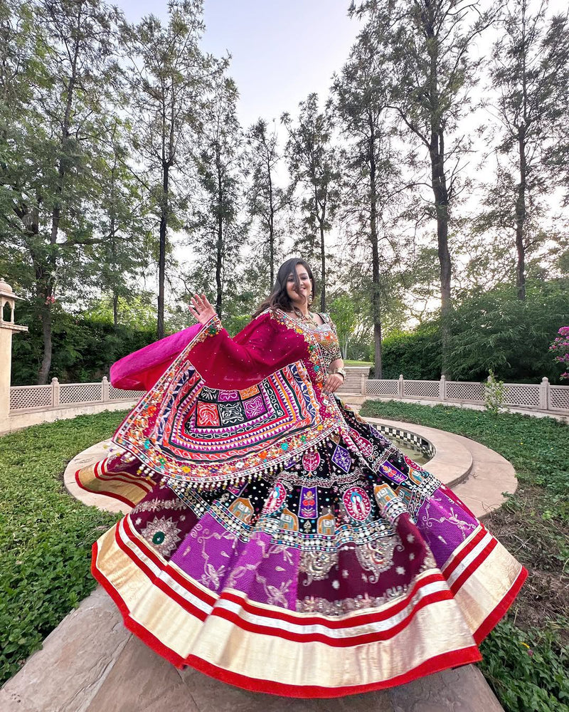 Naqsh Nazaara Navratri Lehenga Choli