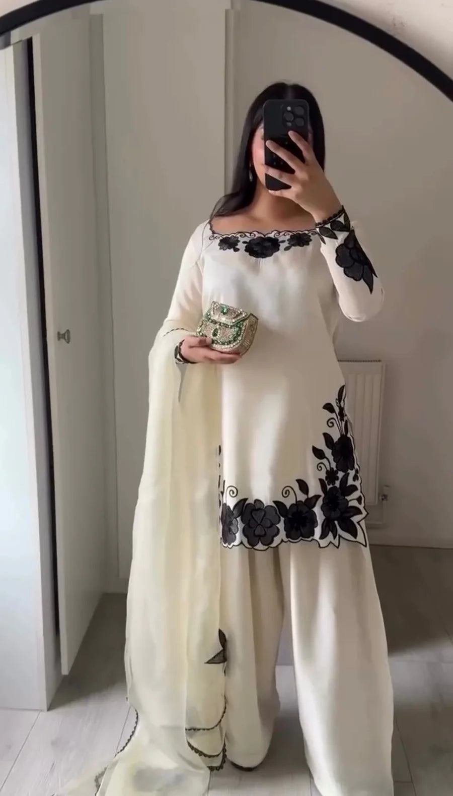 Alina Luxe Farshi Salwar Suit