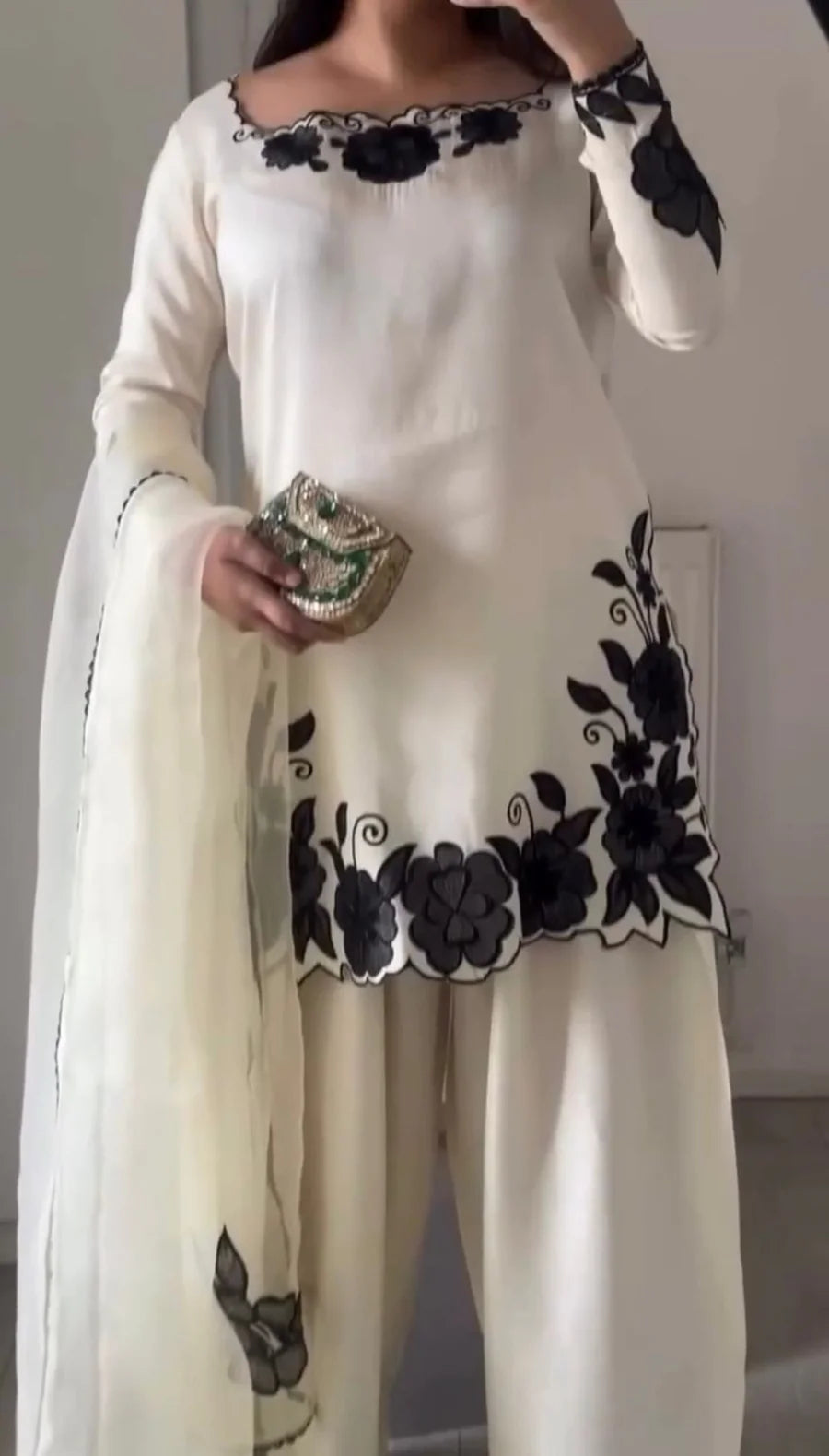 Alina Luxe Farshi Salwar Suit