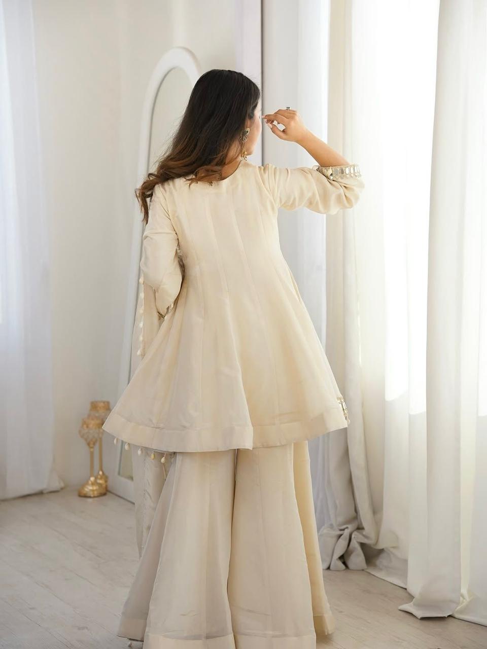 Mehrbano Muse Salwar Suit