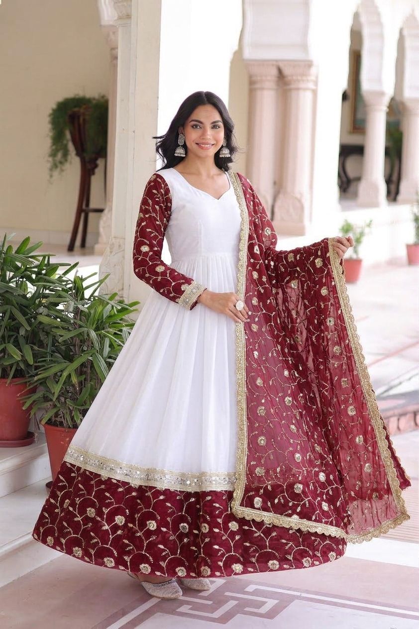 Gulnaar Grace Anarkali Set