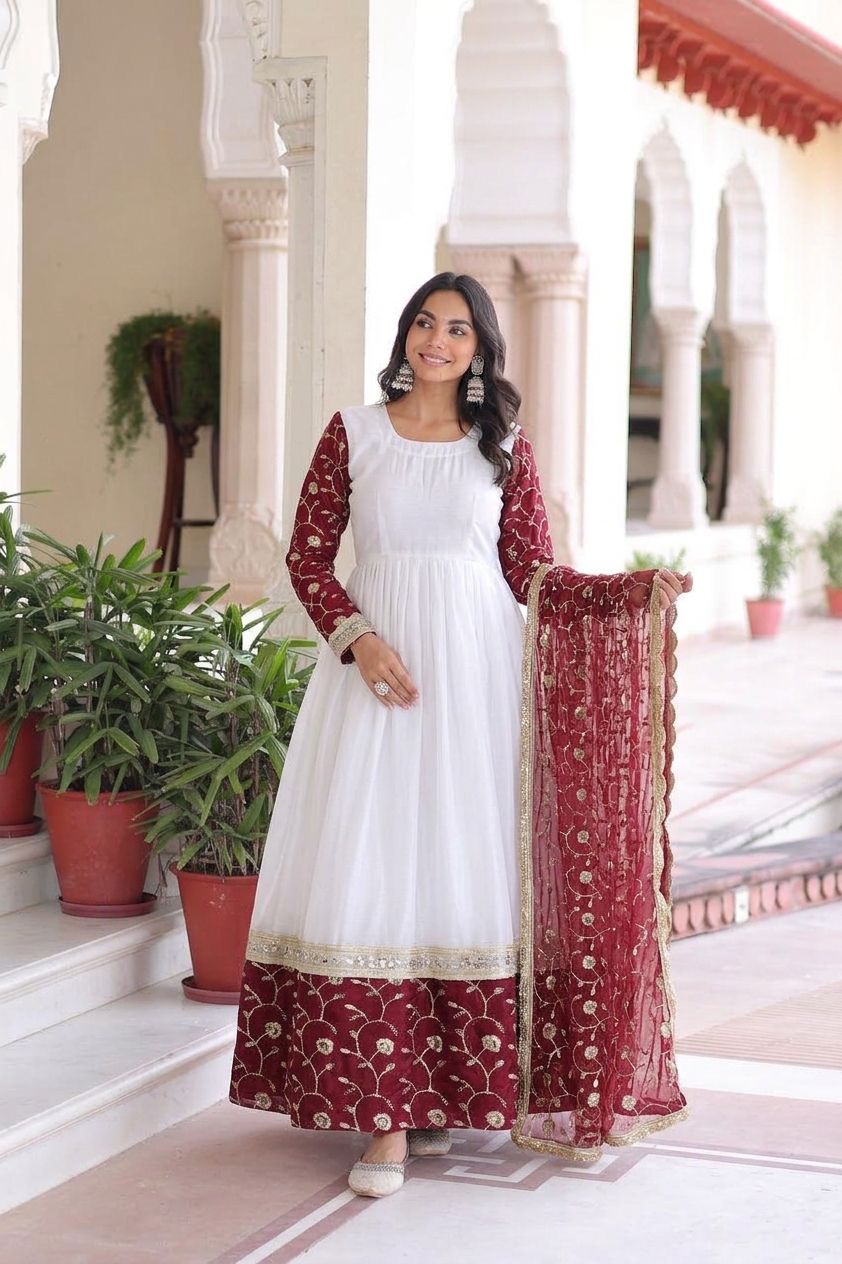 Gulnaar Grace Anarkali Set