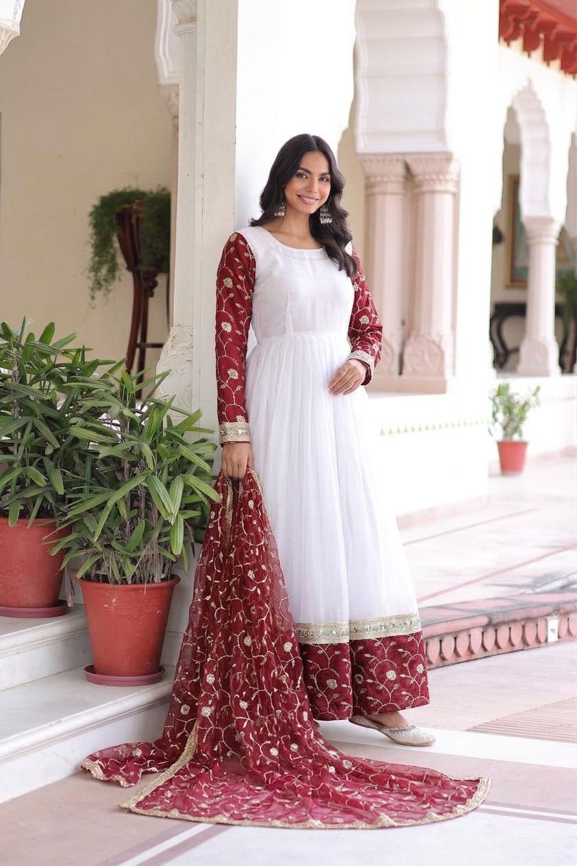 Gulnaar Grace Anarkali Set