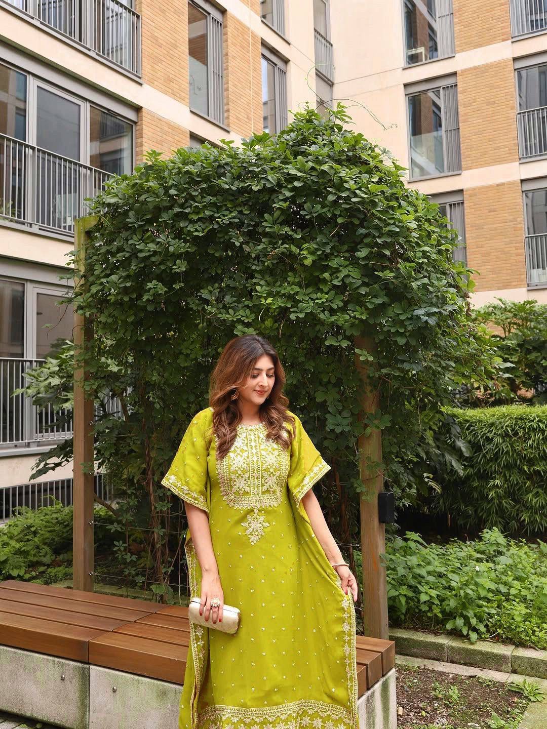 Husn Elegance Kaftan Set
