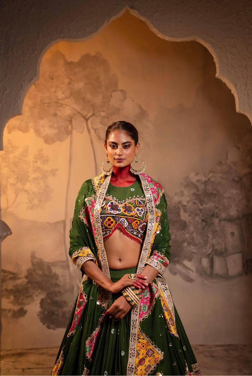 Darpan Diva Navratri Lehenga Choli