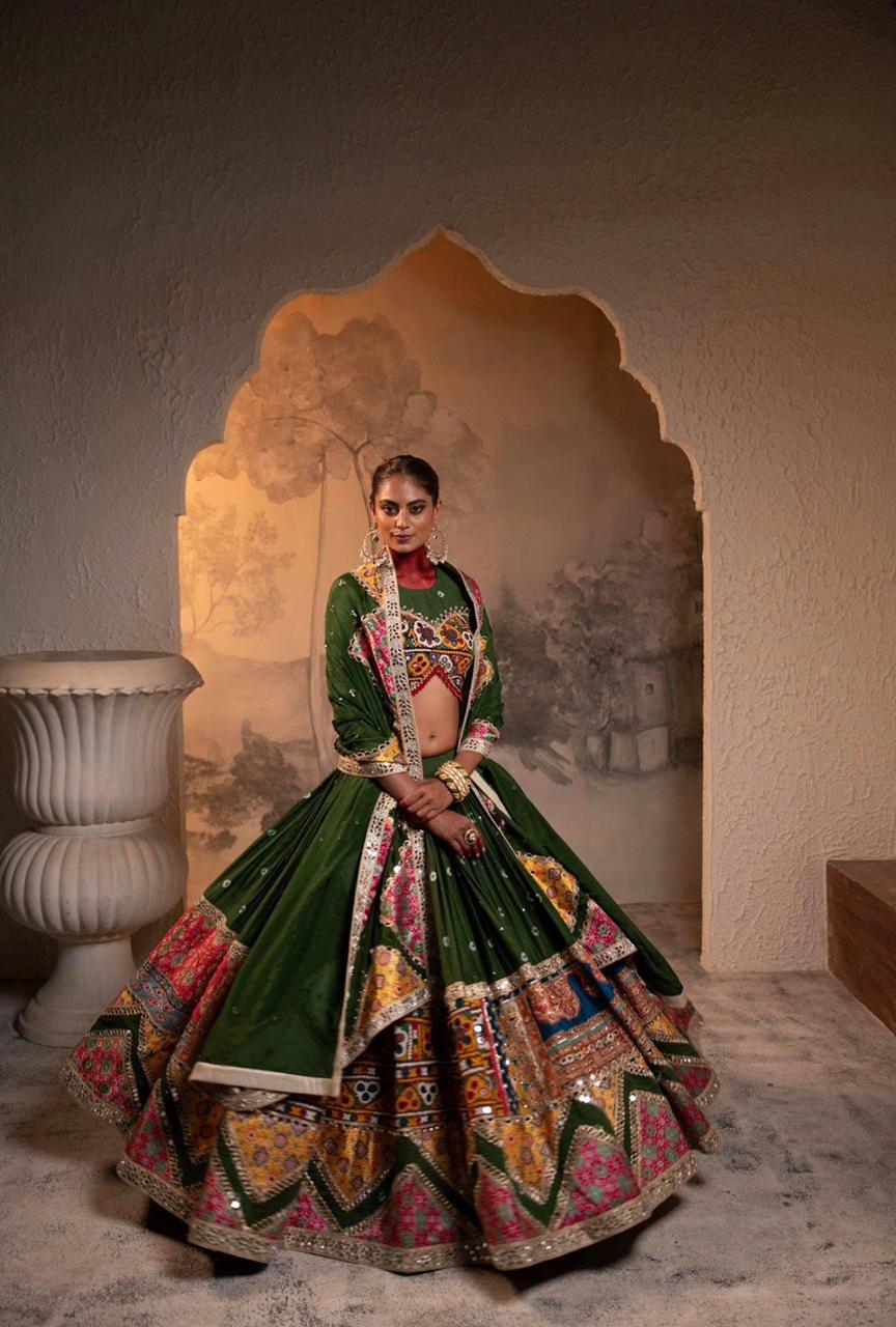 Darpan Diva Navratri Lehenga Choli