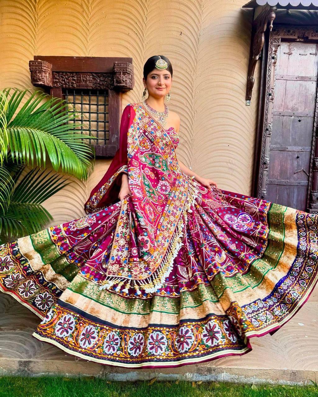 Jhilmil Jashn Navratri Lehenga Choli