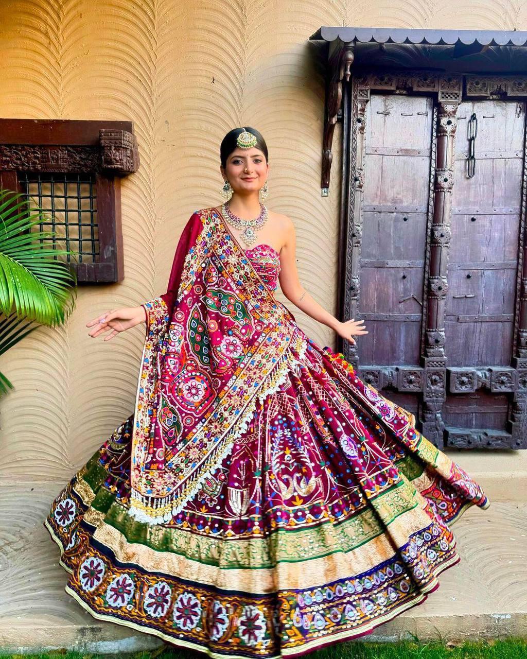 Jhilmil Jashn Navratri Lehenga Choli