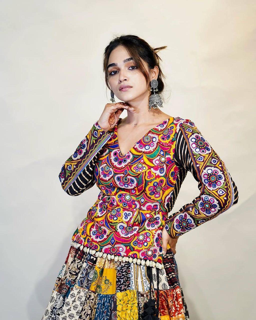 Chaniya Chamak Navratri Lehenga Choli