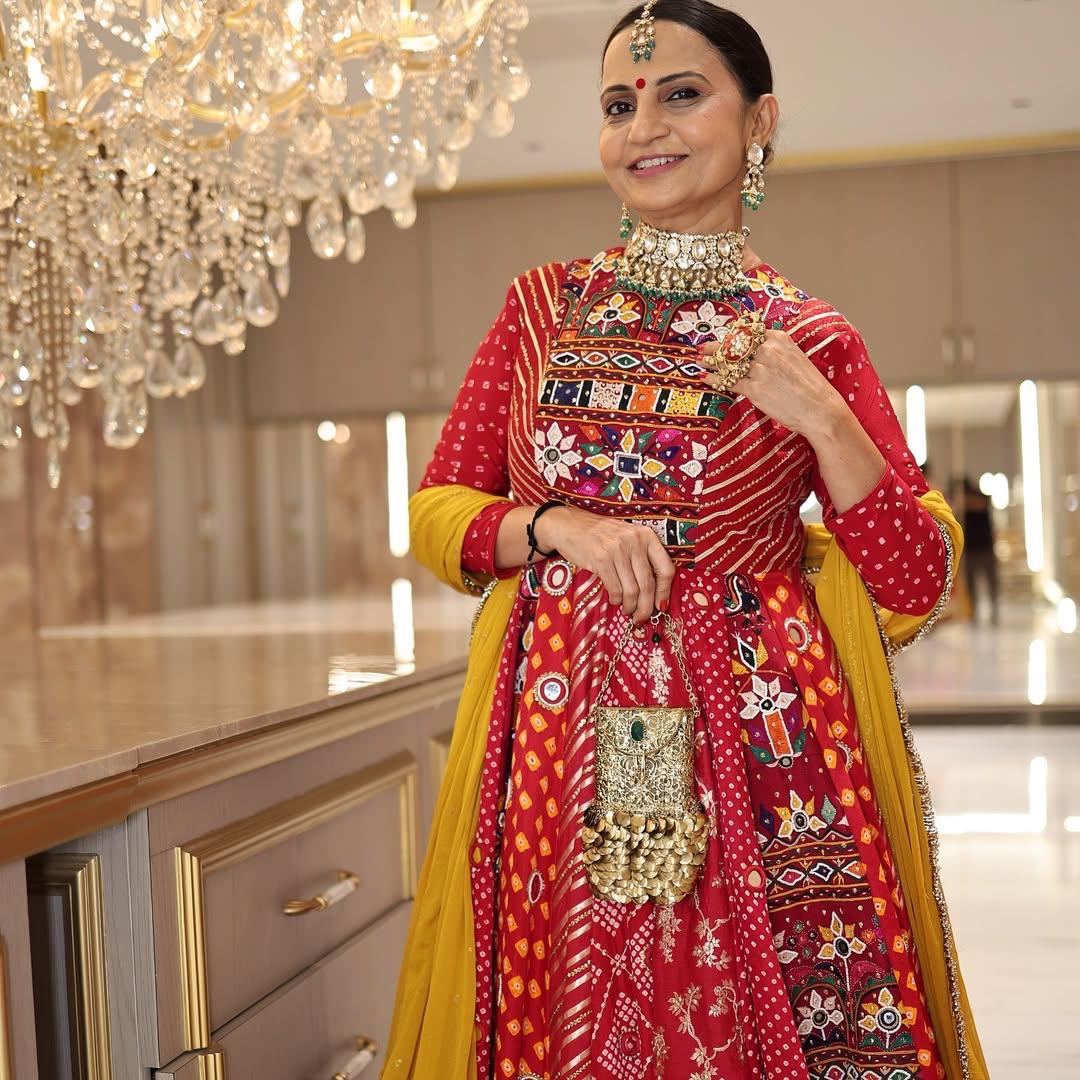 Aaina Elegance Navratri Lehenga Choli