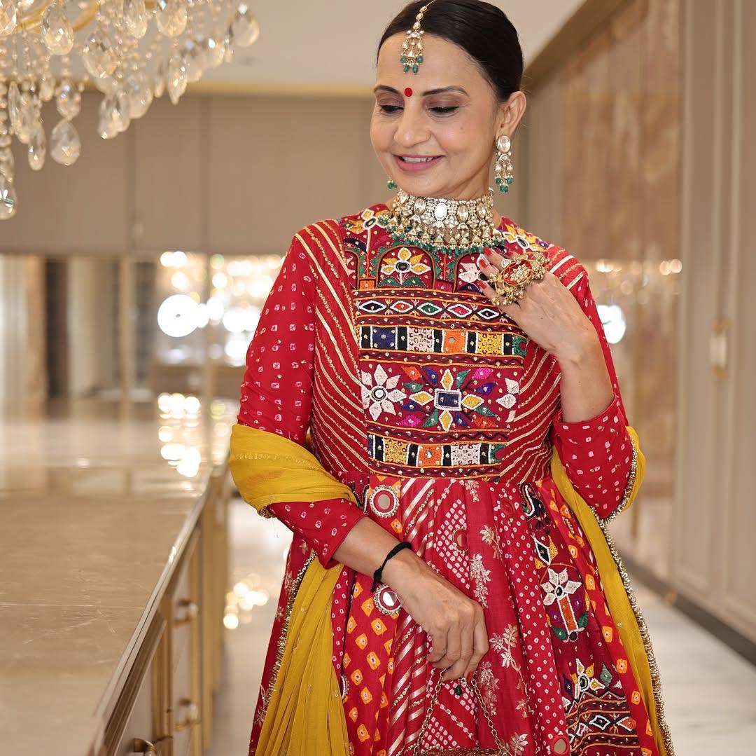 Aaina Elegance Navratri Lehenga Choli