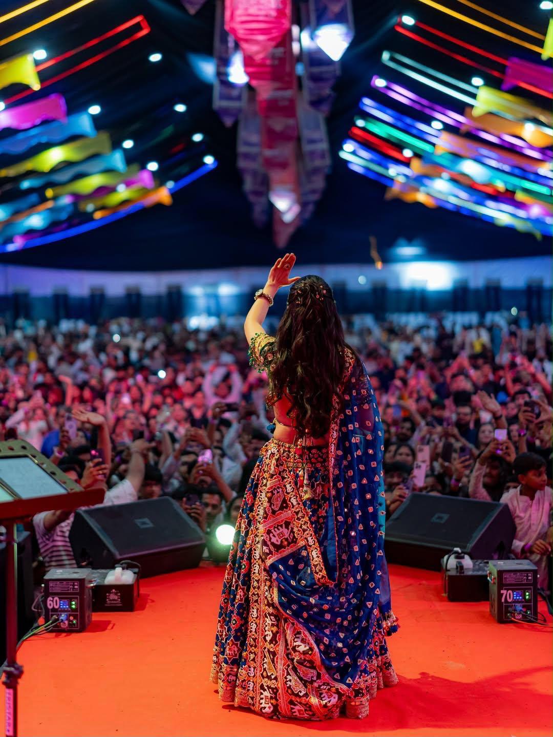 Jhilmil Sundar Navratri Lehenga Choli