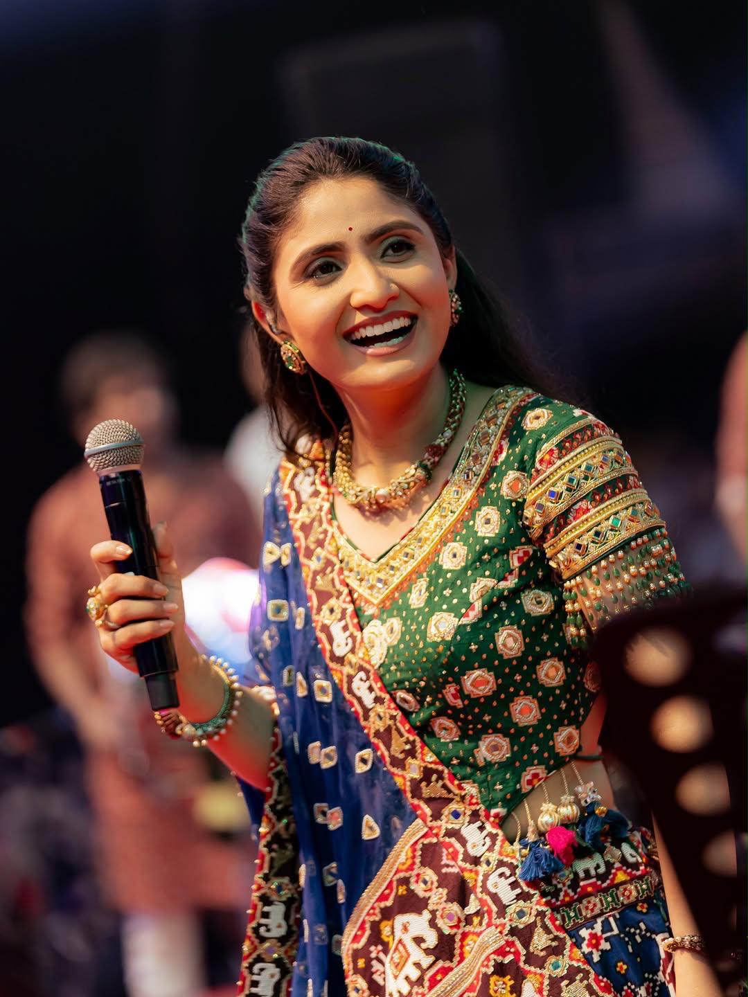 Jhilmil Sundar Navratri Lehenga Choli