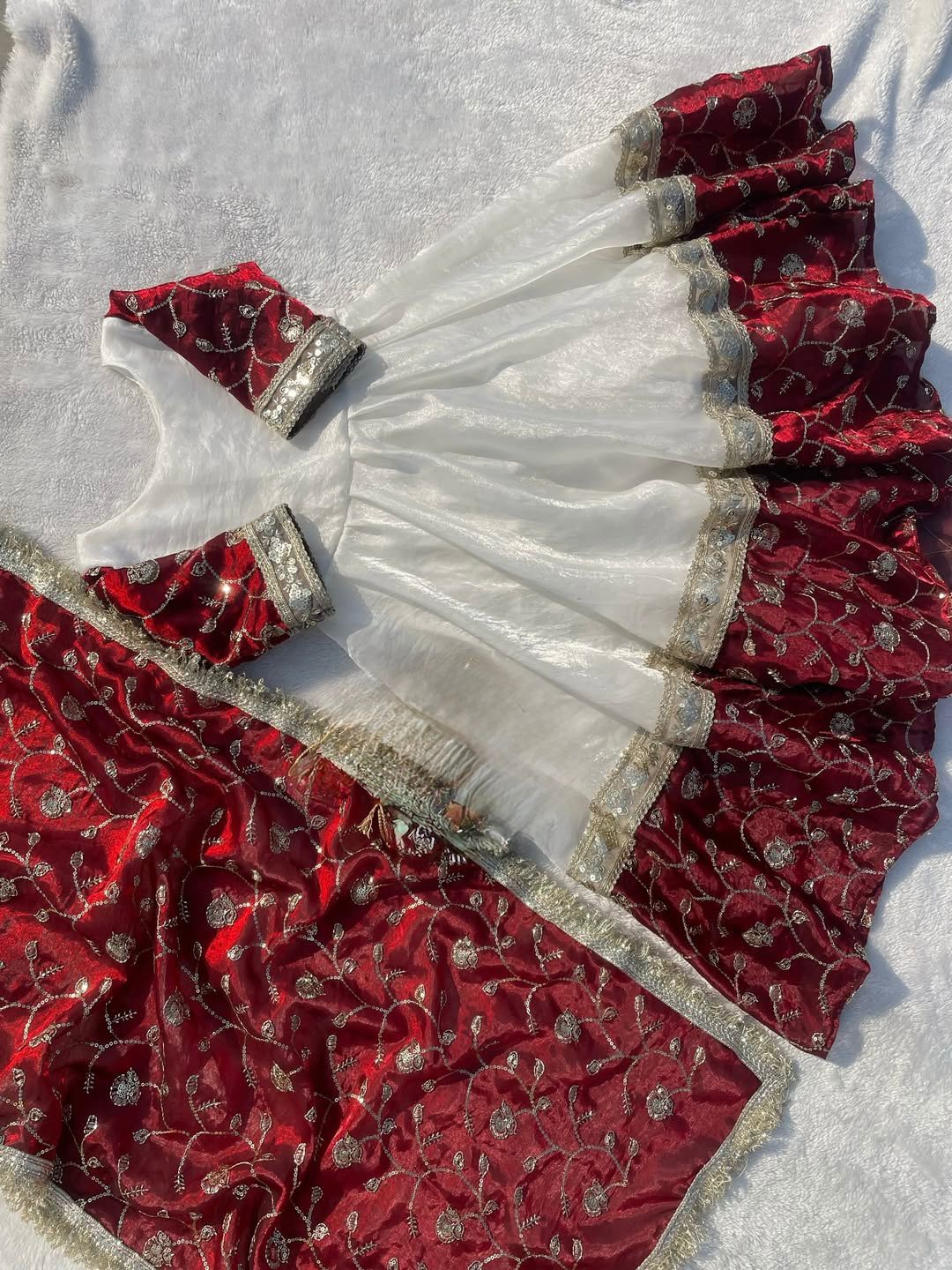 Gulnaar Grace Anarkali Set