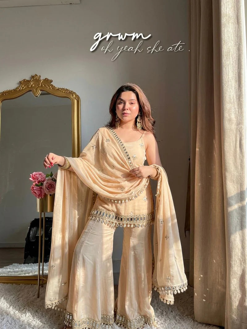 Naqsh Elegance Salwar Suit