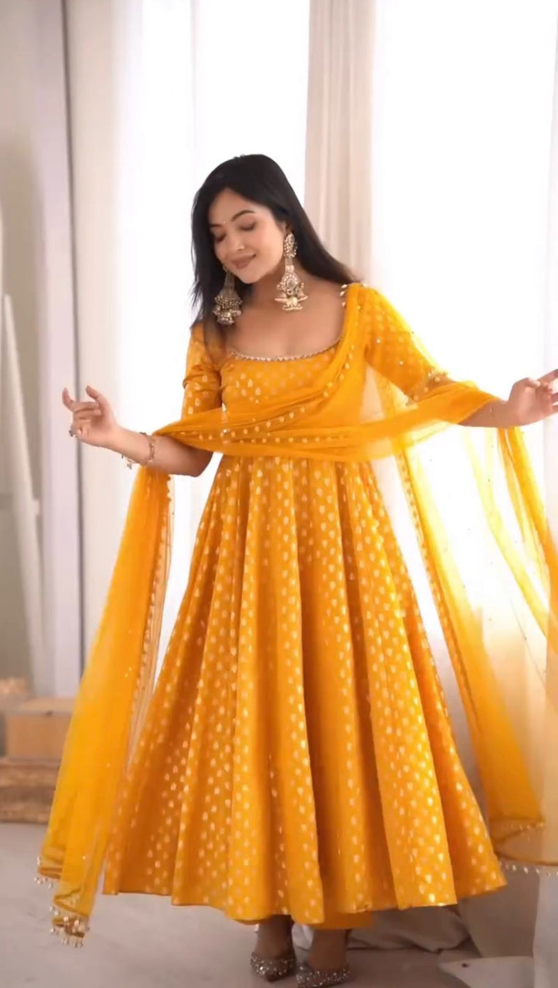 Kanak Pushp Salwar Suit
